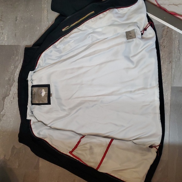 Rainforest Men's Black Jacket. Waterproof. Windproof. Men Size M. - Picture 9 of 14